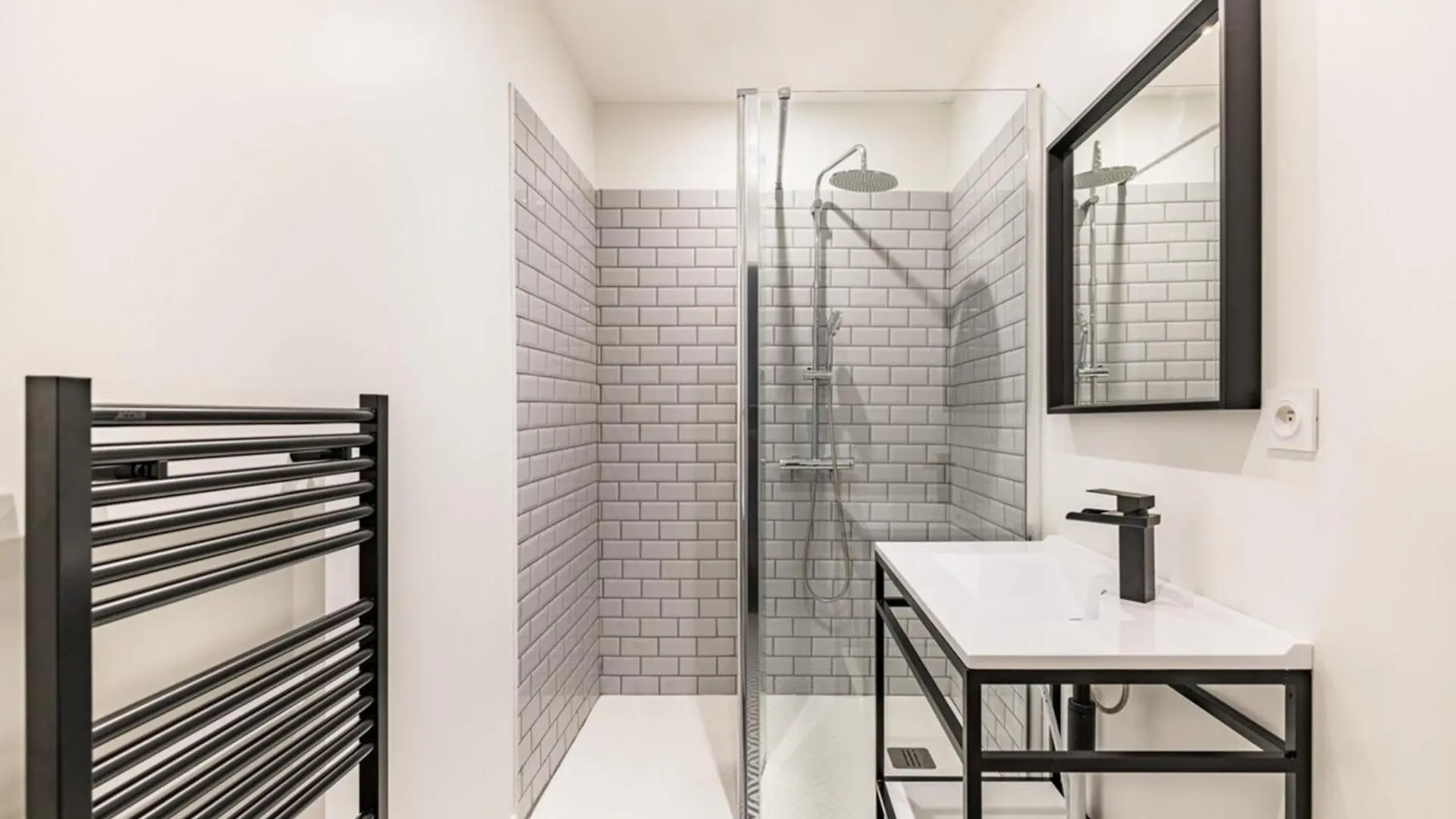 Zeus Loft 400M² 6Rms 6Br Hypercentre Apartment Saint-Etienne  0*, Saint-Etienne (Loire) France