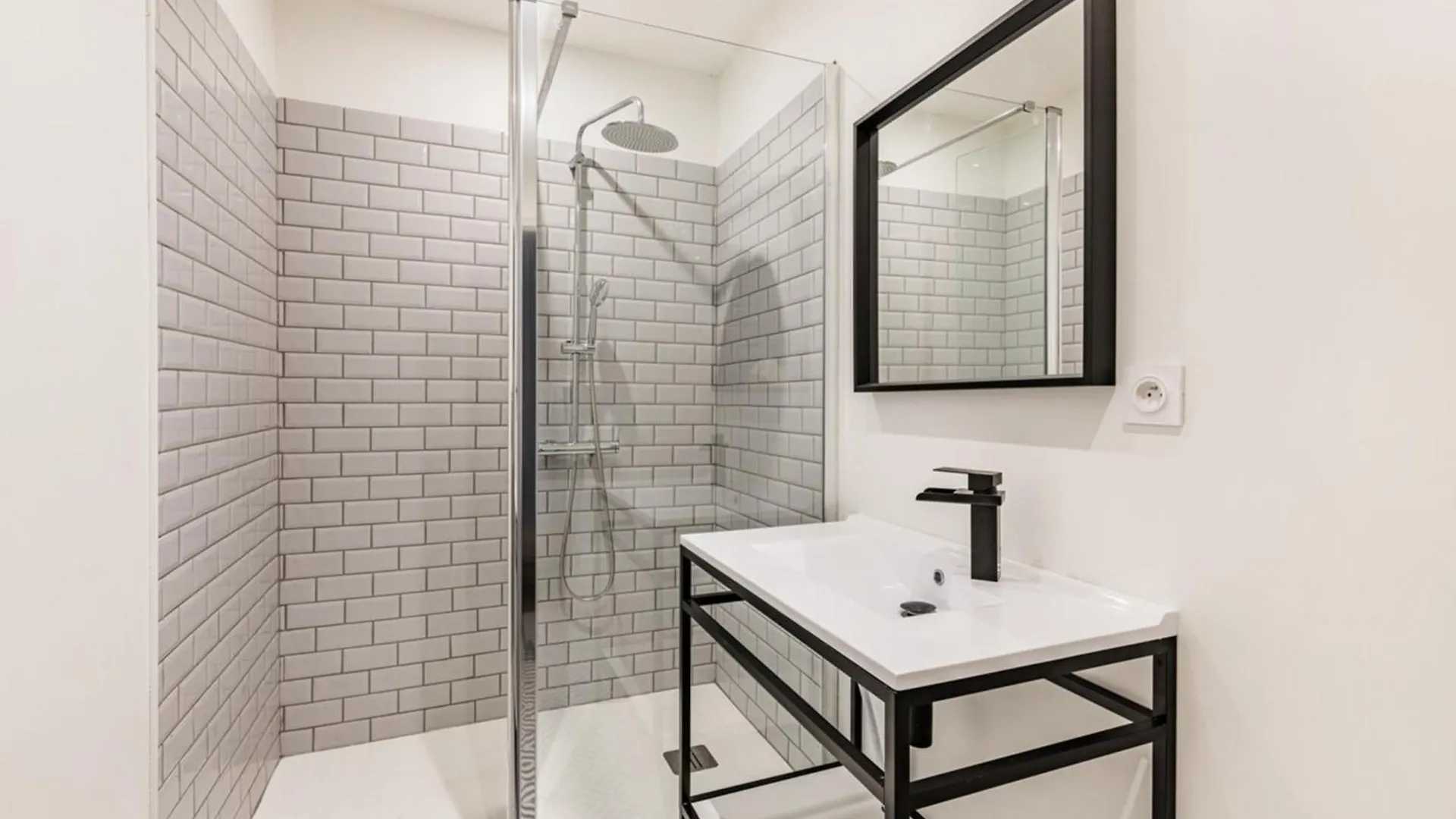 Zeus Loft 400M² 6Rms 6Br Hypercentre Apartment Saint-Etienne  France